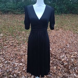 M By Madonna Womens Size 4 Black 1/2 Sleeve V Neck Midi Dress